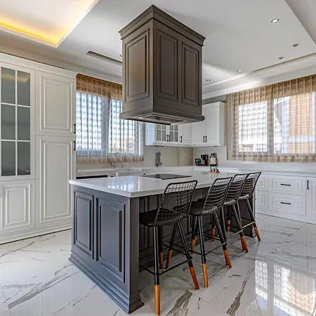 Solaris Villa *
