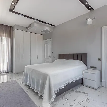 Solaris Villa *
