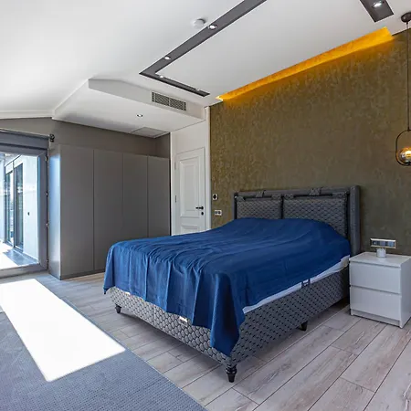 Solaris Villa *